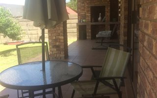 2 Bedroom Garden Cottage in Dalview