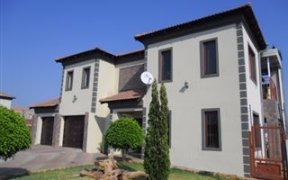 4 Bedroom House in Amandasig