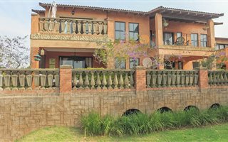 2 Bedroom Duplex in Plantations
