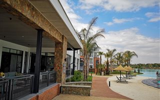 2 Bedroom Townhouse in Hazeldean (Silverlakes Surroundings)