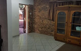 Bachelor apartment in Doornpoort and surrounds