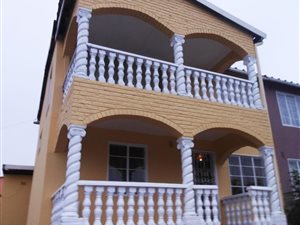 4 Bed House in Bombay Heights