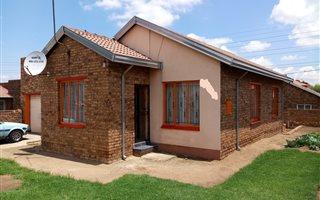 3 Bedroom House in Daveyton