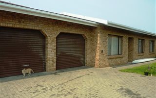 3 Bedroom Simplex in Birdswood