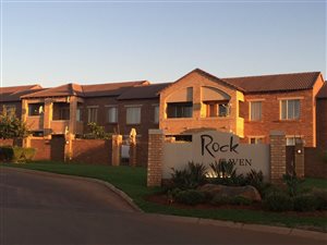 2 Bed Apartment in Mooikloof Ridge