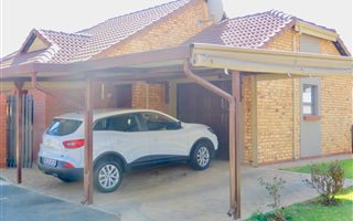 2 Bedroom Townhouse in Featherbrooke