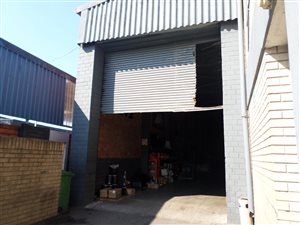 700 m² Commercial space in Jacobs