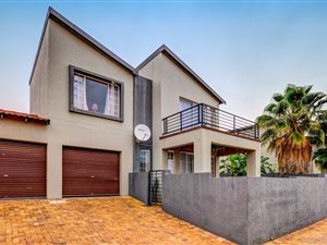 3 Bed Duplex in Willowbrook
