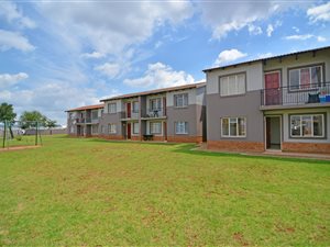 2 Bed Apartment in Protea Glen