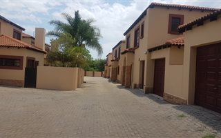 3 Bedroom Townhouse in Raslouw