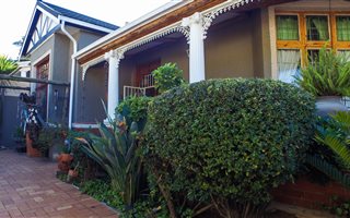 3 Bedroom House in Kensington