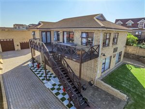 5 Bed House in Dana Bay