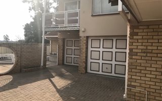 5 Bedroom House in Elandia