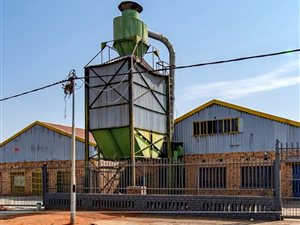 1618 m² Commercial space in Eldorado Park