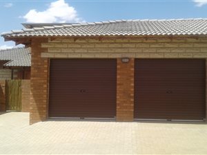 2 Bedroom Townhouse in Langenhoven Park