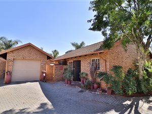 2 Bed Townhouse in Magalieskruin