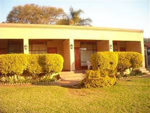 9 Bed House in Meyerspark