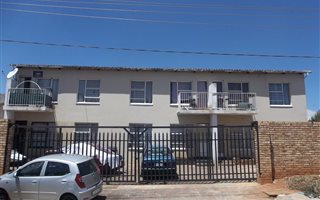 372 m² Commercial space in Krugersdorp Central