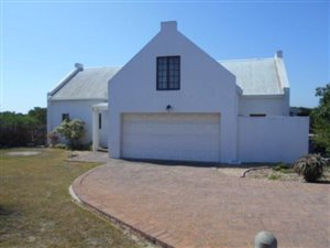 4 Bed House in Grotto Bay