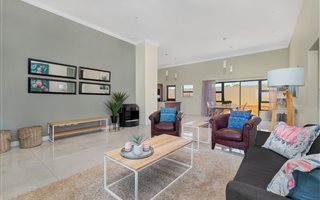 3 Bedroom House in Louwlardia