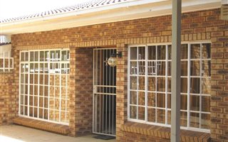 3 Bedroom Townhouse in Arboretum
