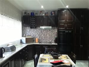 4 Bed House in Arcon Park