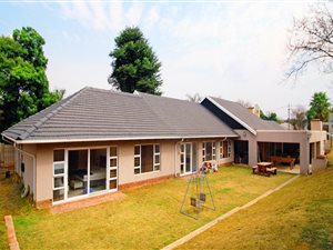 5 Bed House in Fairmount Ridge