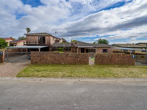 6 Bed House in Ben Kamma