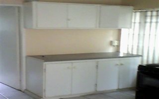 1 Bedroom House in Hurlyvale