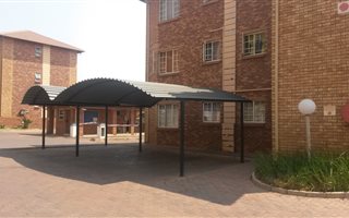 2 Bedroom Flat in Karen Park