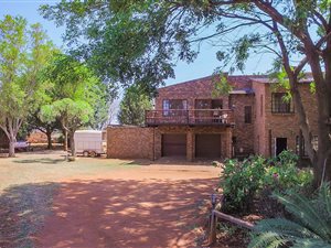 4 Bed House in Monavoni AH
