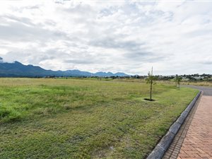 1140 m² Land available in Kingswood Golf Estate