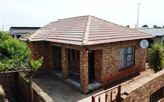 2 Bedroom House in Toekomsrus