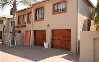 4 Bedroom Duplex in Woodhill