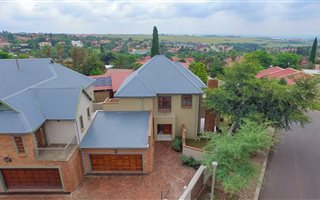 3 Bedroom Cluster in Reyno Ridge