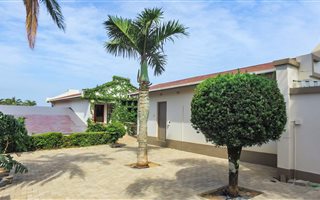 7 Bedroom House in Uvongo