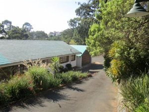 4 Bed House in Woodside