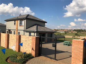 4 Bedroom House in Clayville