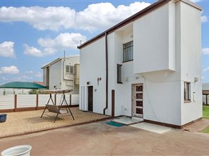 3 Bed House in East Geduld