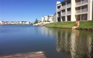 1 Bedroom Cluster in Erasmus Park