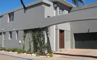 4 Bedroom House in Sunset Links