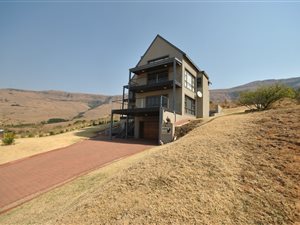 4 Bed House in Vulintaba Country Estate