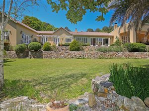 6 Bed House in Bishopscourt