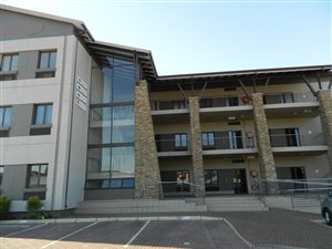423 m² Commercial space in Hazeldean (Silverlakes Surroundings)