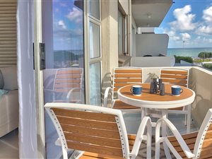 2 Bed Apartment in Mouille Point