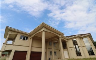 5 Bedroom House in Mt Edgecombe