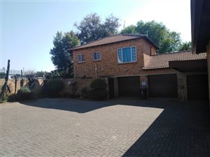 3 Bed Duplex in Randpark Ridge