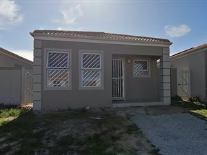 3 Bed House in Strandfontein