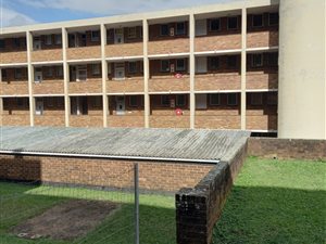 Bachelor apartment in Empangeni Central