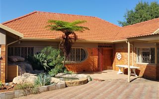 3 Bedroom House in Cyrildene